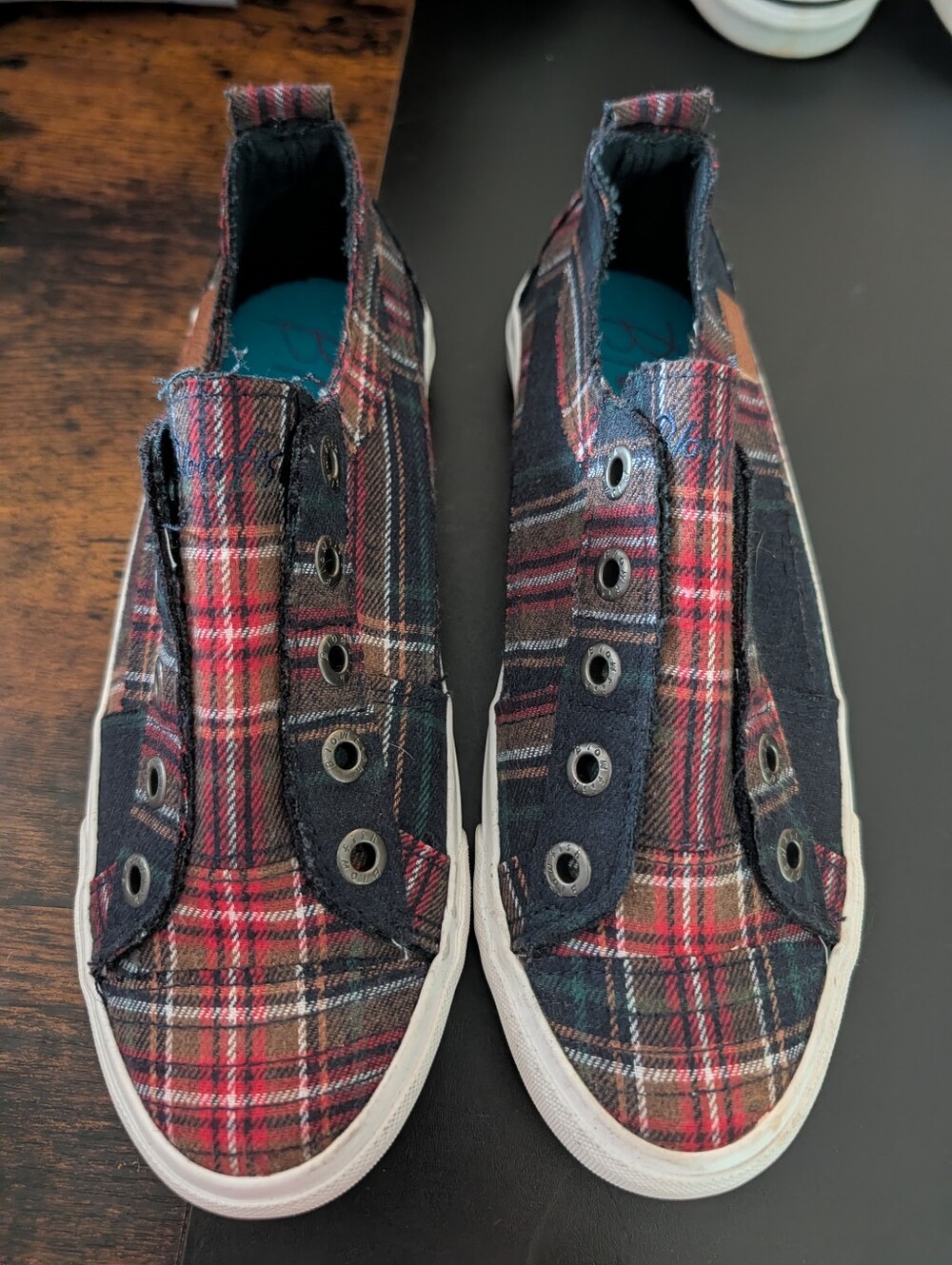 Plaid Slip-On Canvas Woman's Sneakers - Red/Black